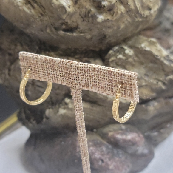 18K hoop earrings(sold) - Picture 3 of 6